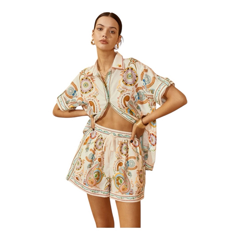 COMMENSE Polo Print Half Sleeve Shorts Set
COLOR - White Size Medium NWT